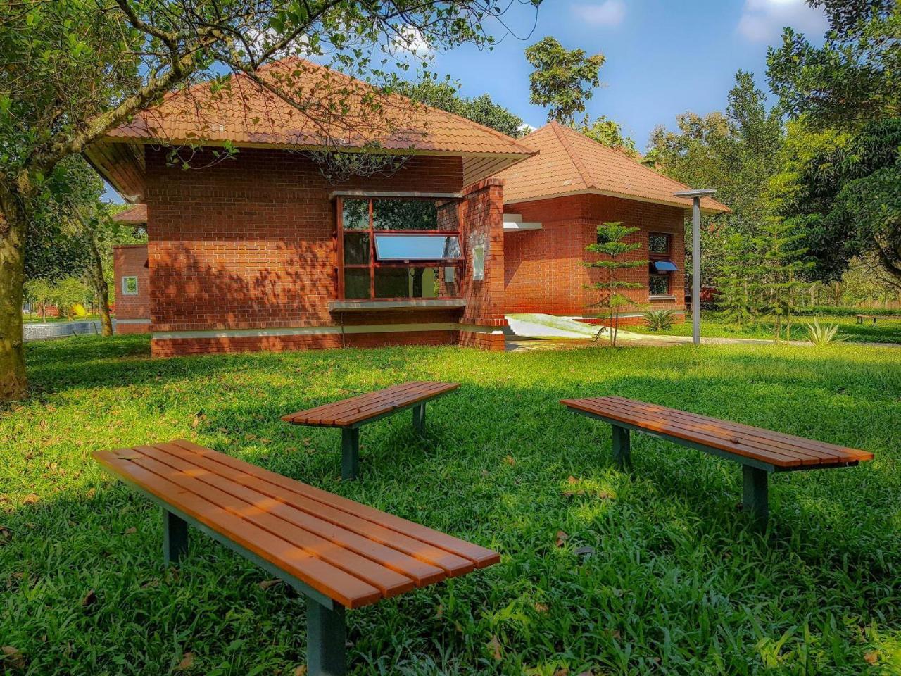 Sarah Resort Gazipur ภายนอก รูปภาพ