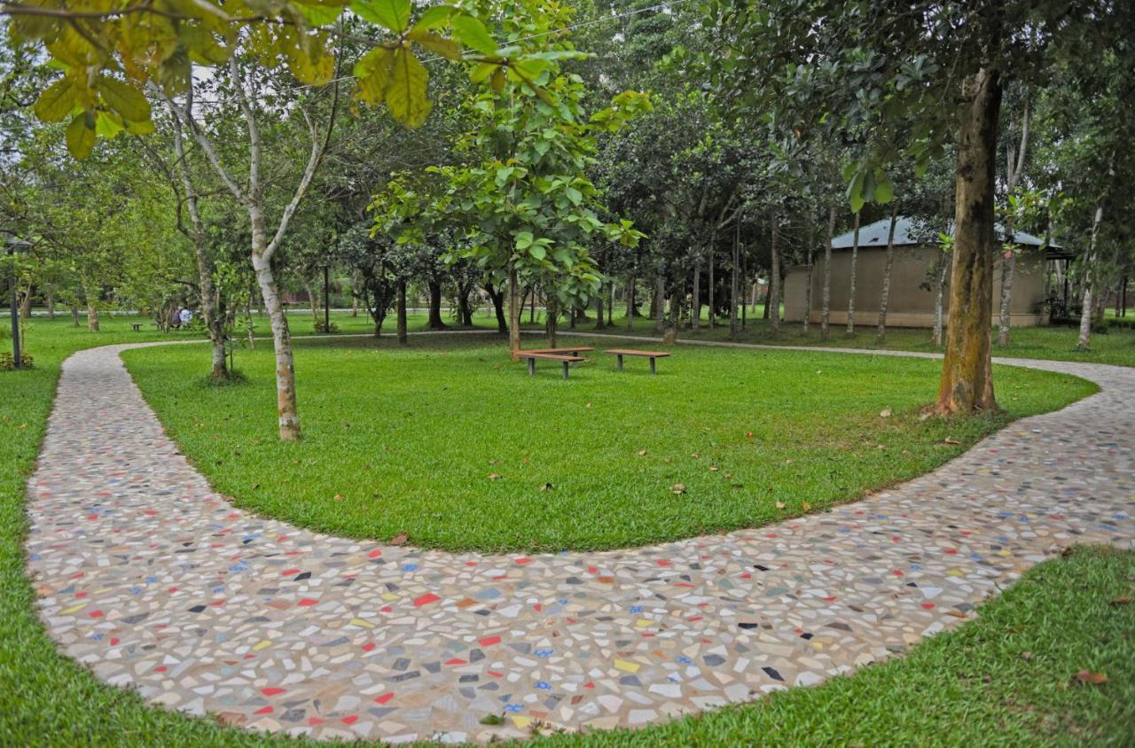 Sarah Resort Gazipur ภายนอก รูปภาพ